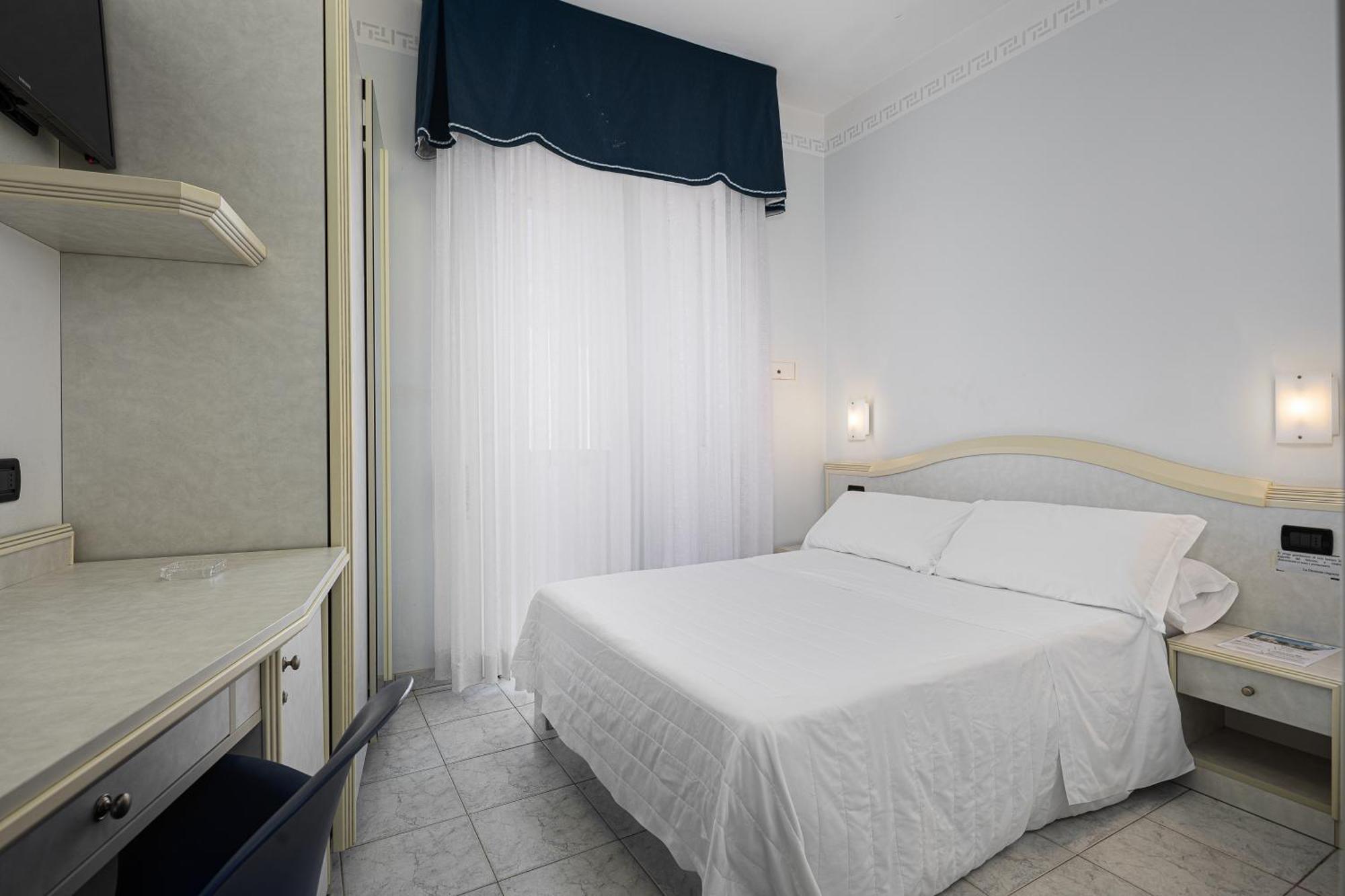 Hotel Oriente Milano Marittima Ngoại thất bức ảnh